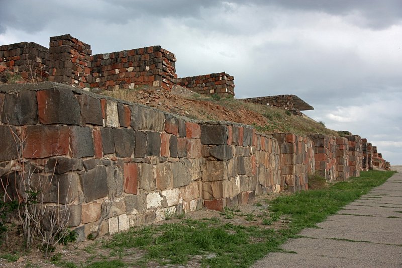 Эребуни крепость